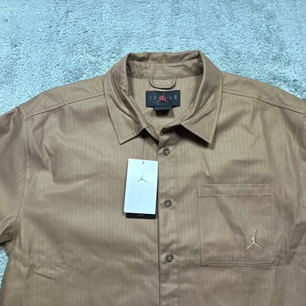 Air Jordan Essentials Button Down Shirt Men's M Brown Long Sleeve FV7446 223 NEW
